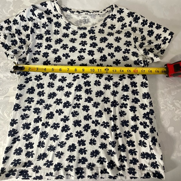 J. Crew T Shirt Navy Blue Floral Short Sleeve Collector Tee Womens Size Medium - Picture 5 of 7